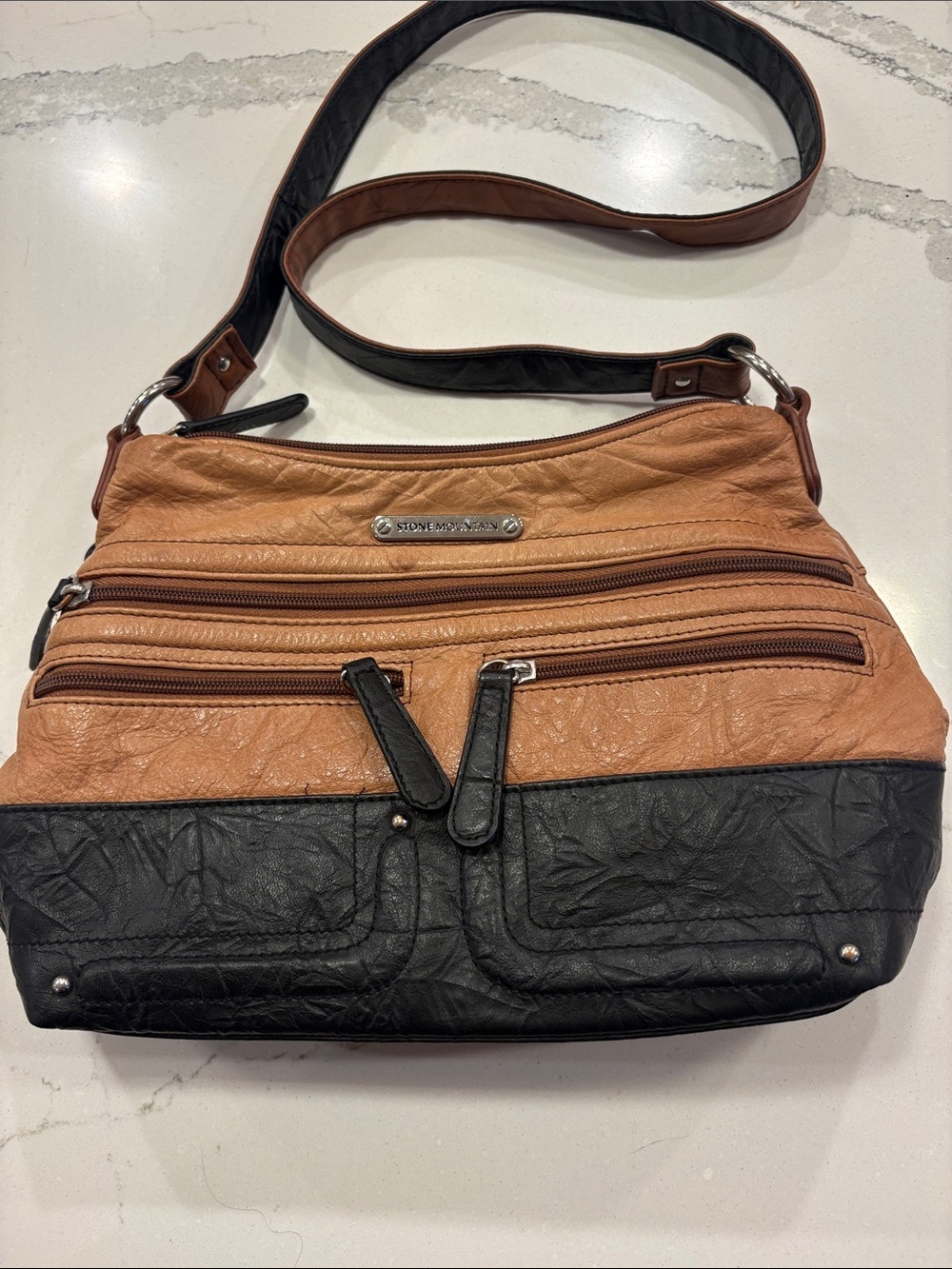 Stone Mountain Accessories Two-Tone Brown and Black Crossbody Bag perfect cond!
